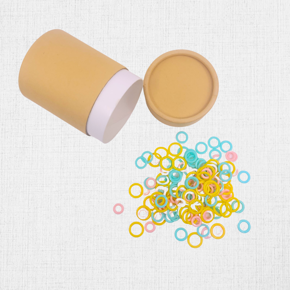 Box of 300 marker rings in 3 different sizes