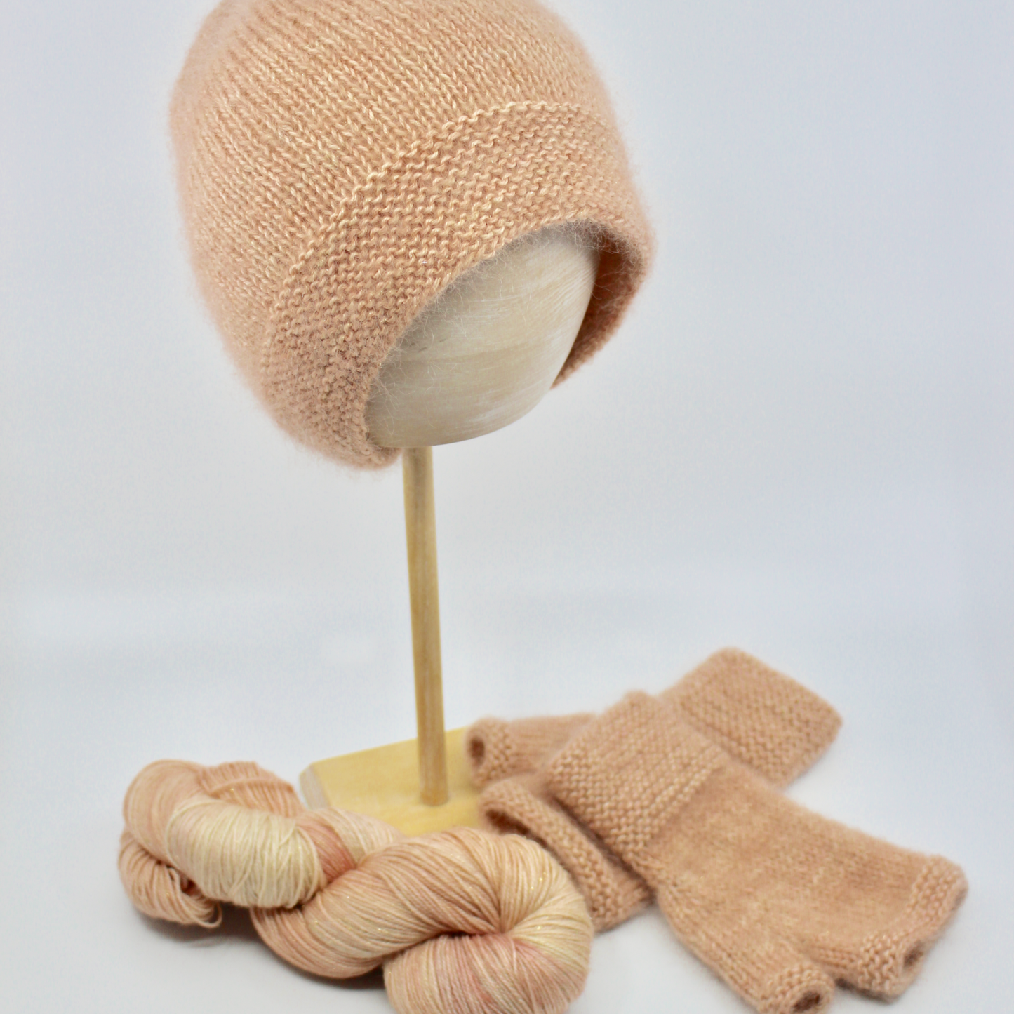 Toque & mittens - The magical set