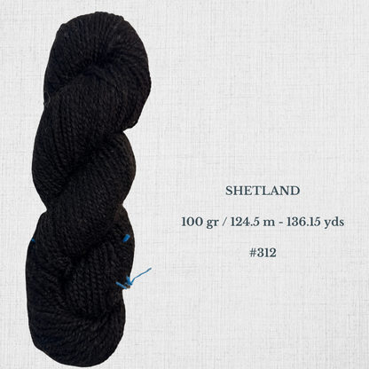 Hand-spun wool by Le Mouton Polaire