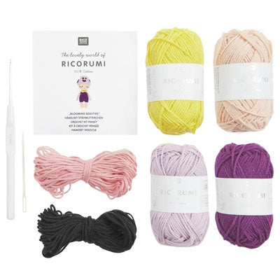 Kit de poupée au crochet par Rico - Blooming Beauties