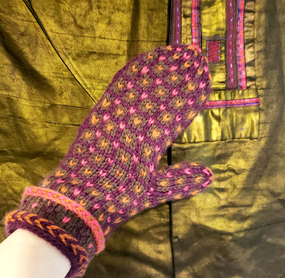 Samurai Mittens Pattern - La Maison Tricotée